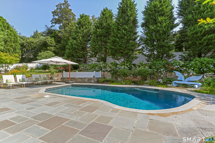 Property Photo:  7 Pond Edge Road  CT 06880 
