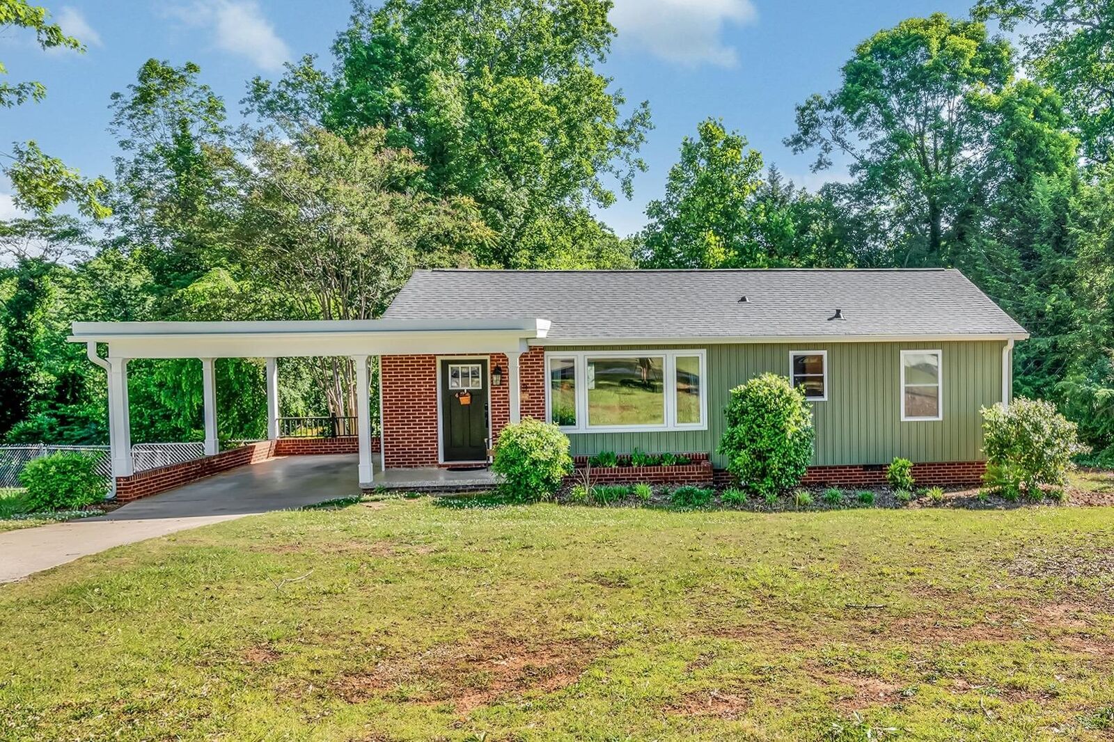 Property Photo:  137 Hamilton Avenue  SC 29302 