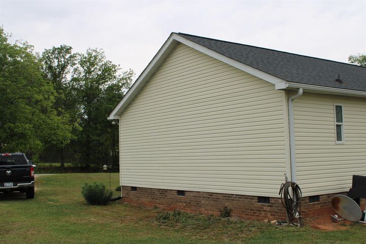 Property Photo:  830 River Rd  SC 29330 