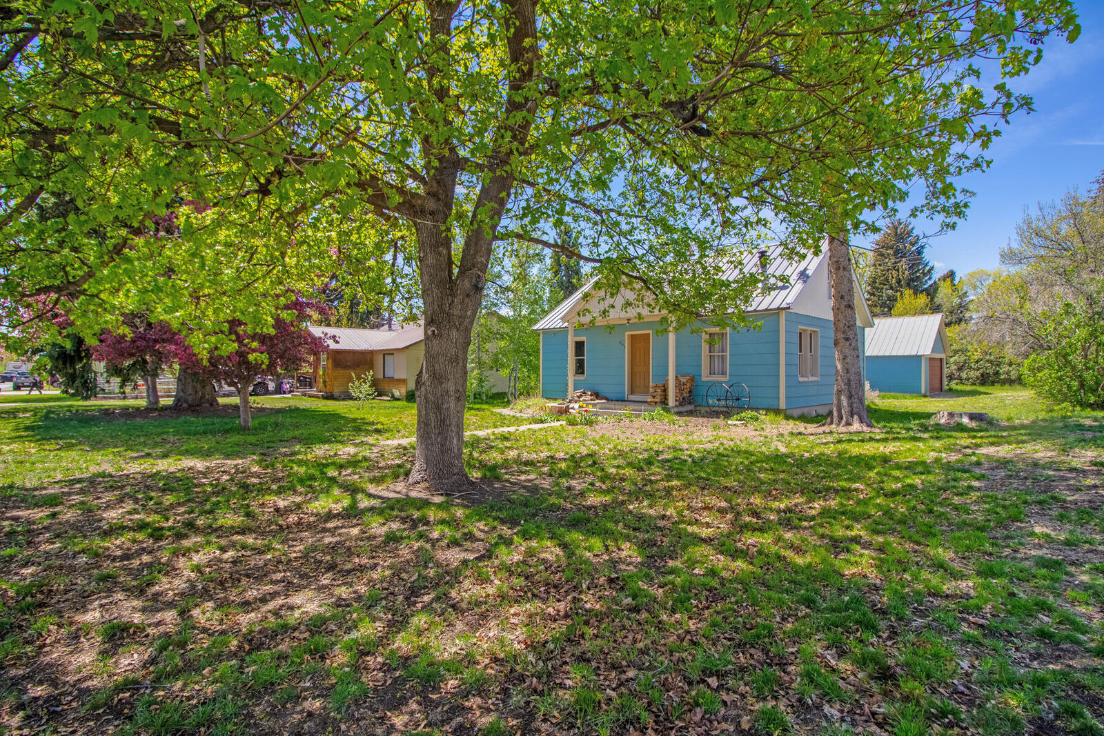 Property Photo:  301 S 4th Ave  ID 83333 