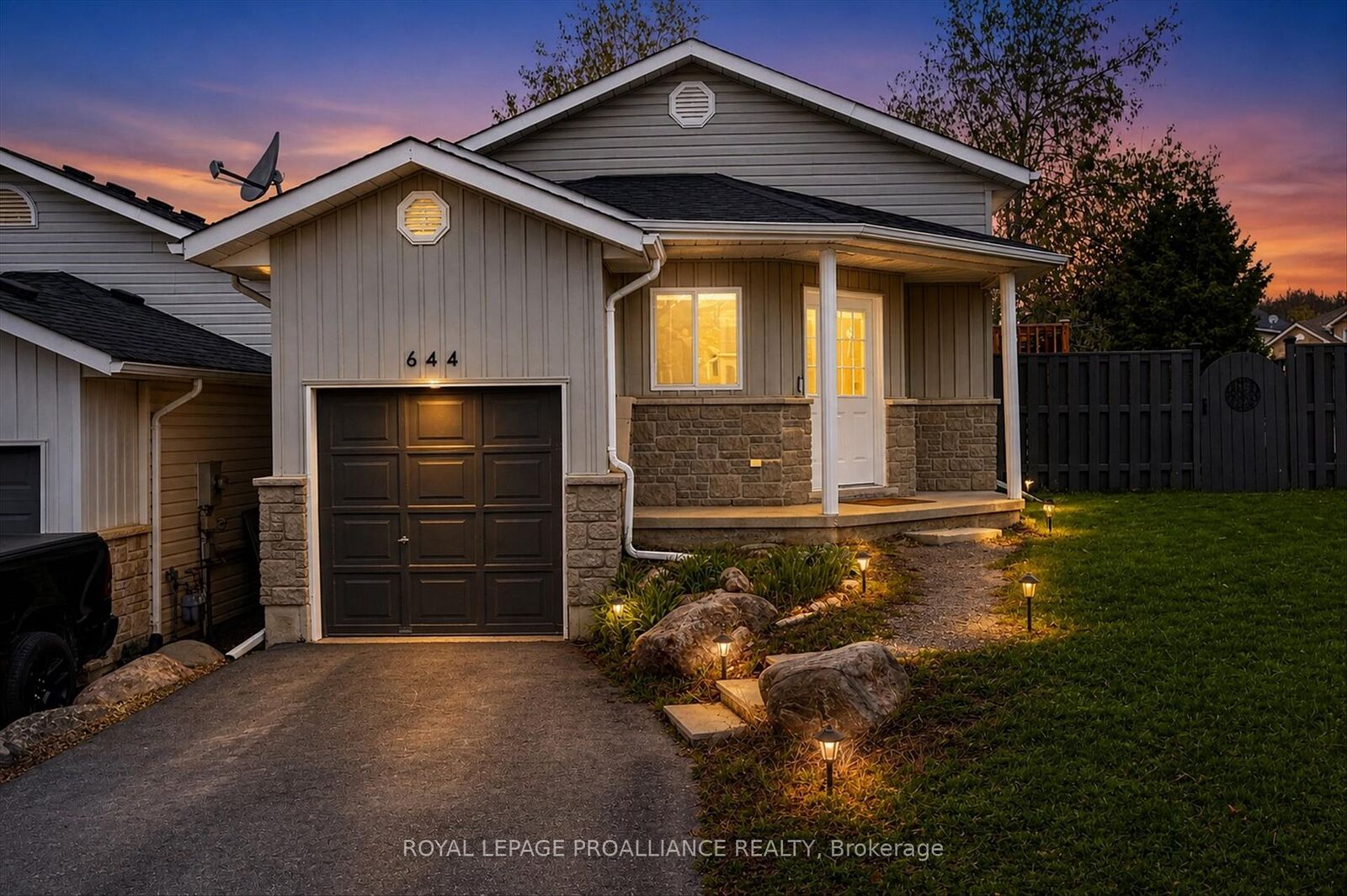 Property Photo: 644 Trailview Drive ON K9J 8P3