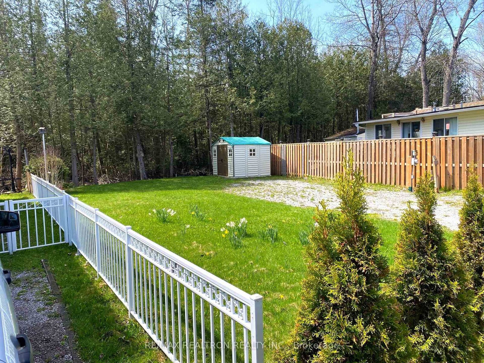 Property Photo: 53 Horseshoe Circle ON L0E 1N0