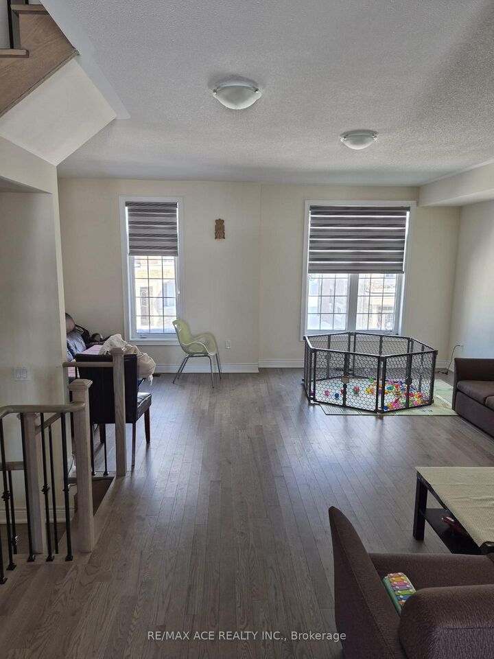 Property Photo: 32 Andress Way ON L3S 0E9