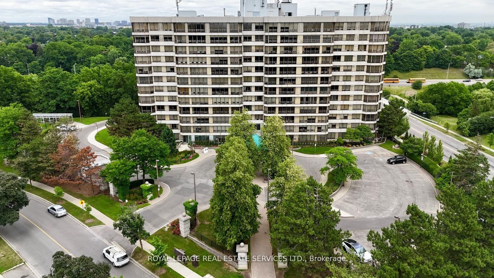 Property Photo: 310 Mill Street S 512 ON L6Y 3B1