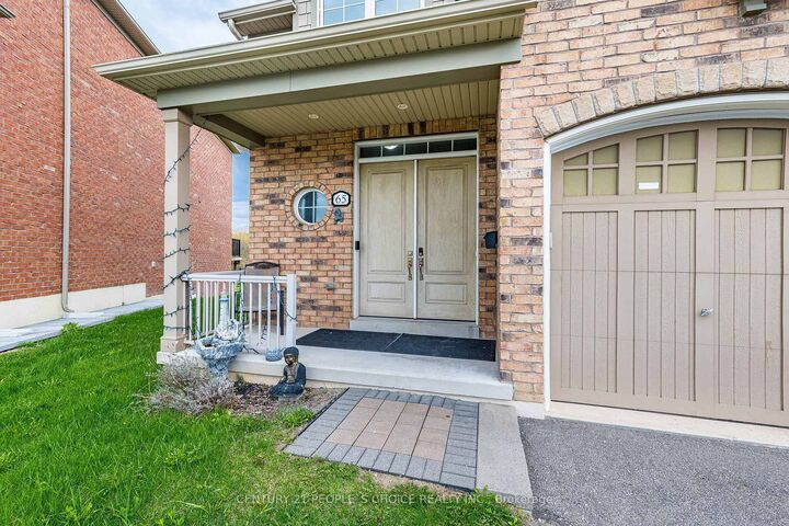 Property Photo: 65 Honeyview Trail ON L6P 4A4