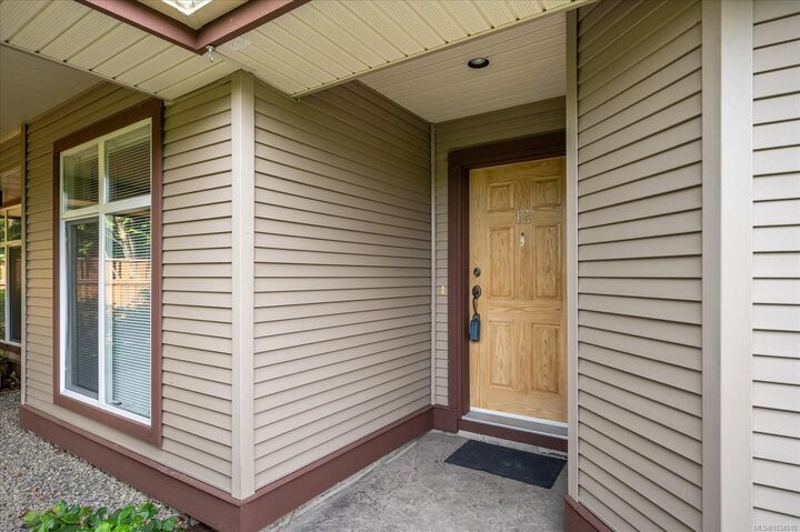Property Photo: 340 Young St #12 BC V9P 1C5