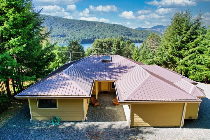 9871 Youbou Rd — photo 1