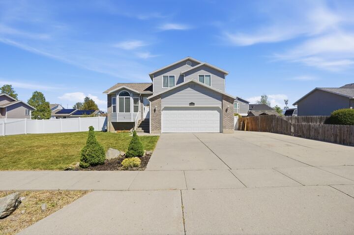 Property Photo:  6149 S Walnut Wood Dr  UT 84118 