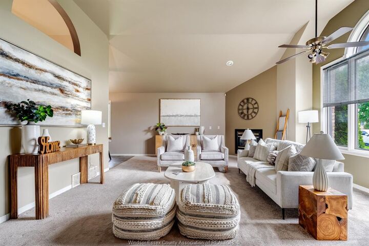 Property Photo:  43 Oak Drive  ON N8M 3C5 
