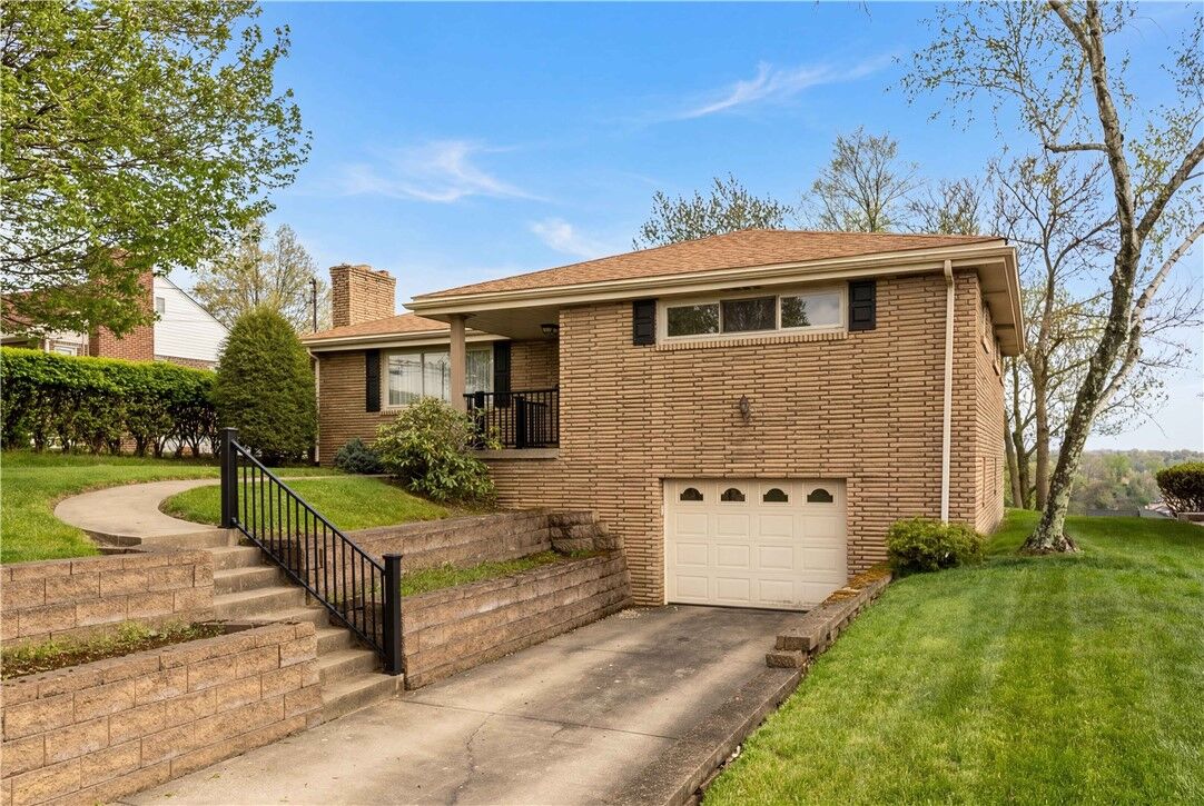Property Photo:  1455 Orchardview Dr  PA 15220 