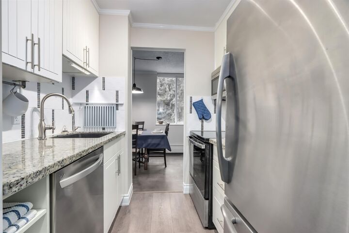 Property Photo:  2004 Fullerton Avenue 303  BC V7P 3G8 