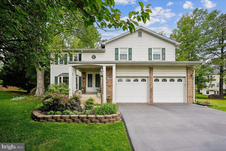 Property Photo: 13907 Quietway Court VA 20151