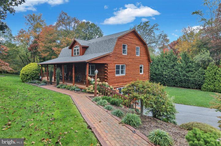 Property Photo:  117 Reservoir Road  PA 17579 