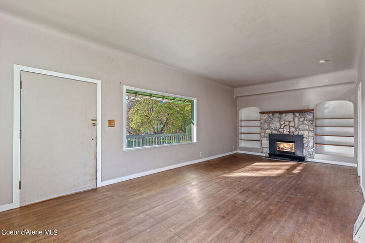 Property Photo:  121 Kellogg Ave  ID 83837 