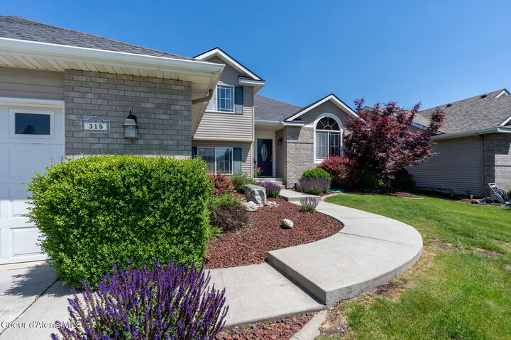 Property Photo:  315 E Titanium Ct  ID 83854 