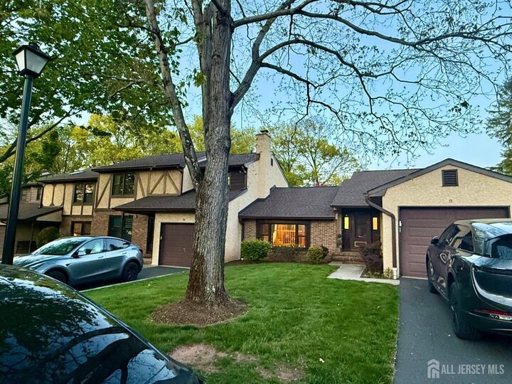 Property Photo:  8 Teaberry Drive  NJ 08820 