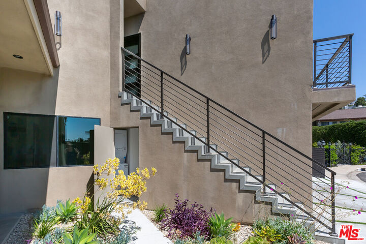 Property Photo:  8012 Zeus Dr  CA 90046 