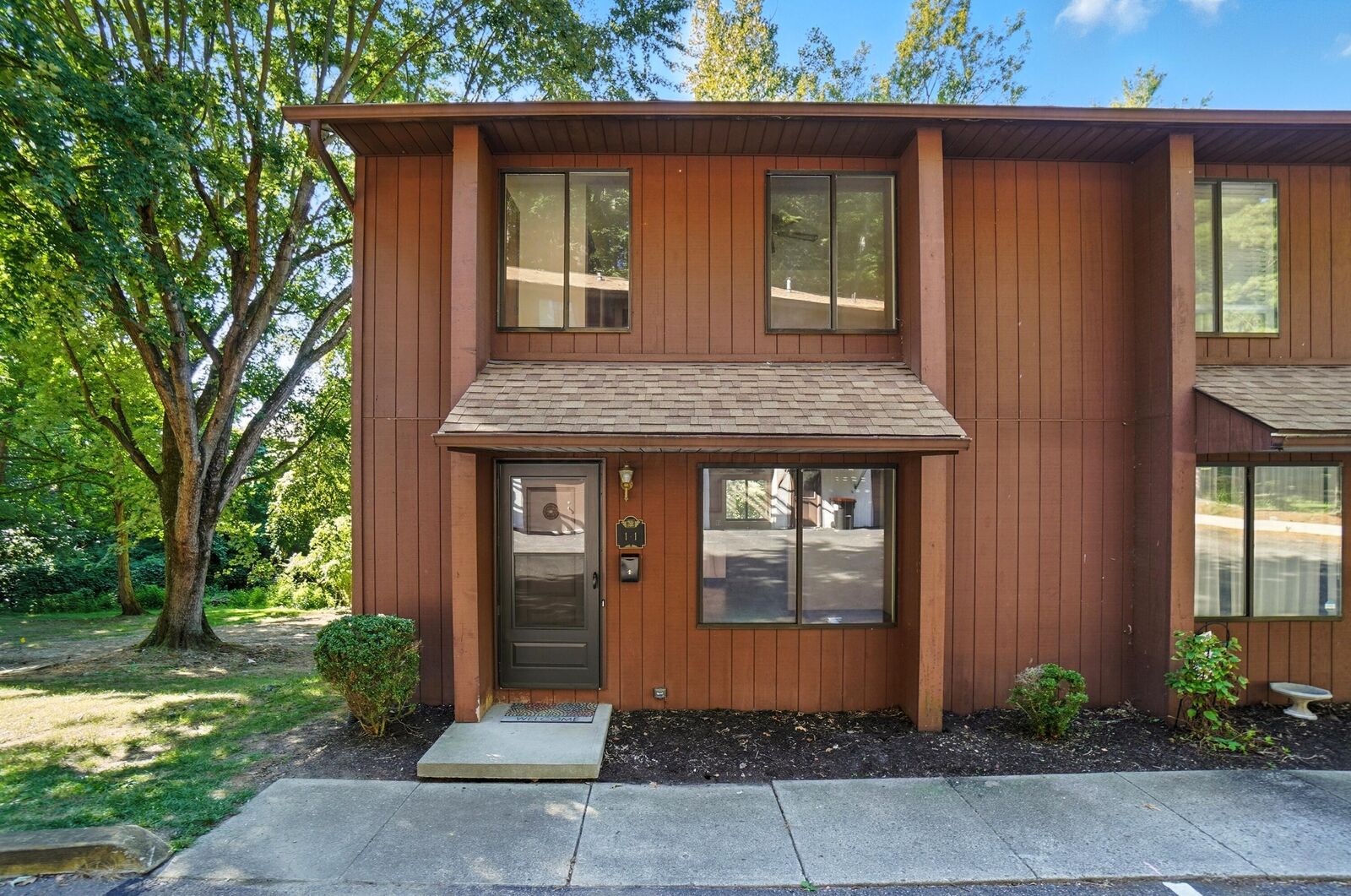 Property Photo:  1442 Londondale  OH 43055 