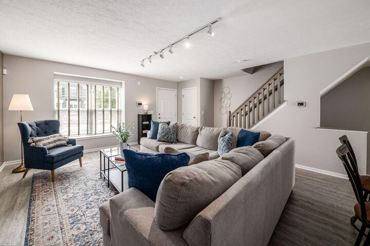 Property Photo:  6206 Needletail Road  OH 43230 