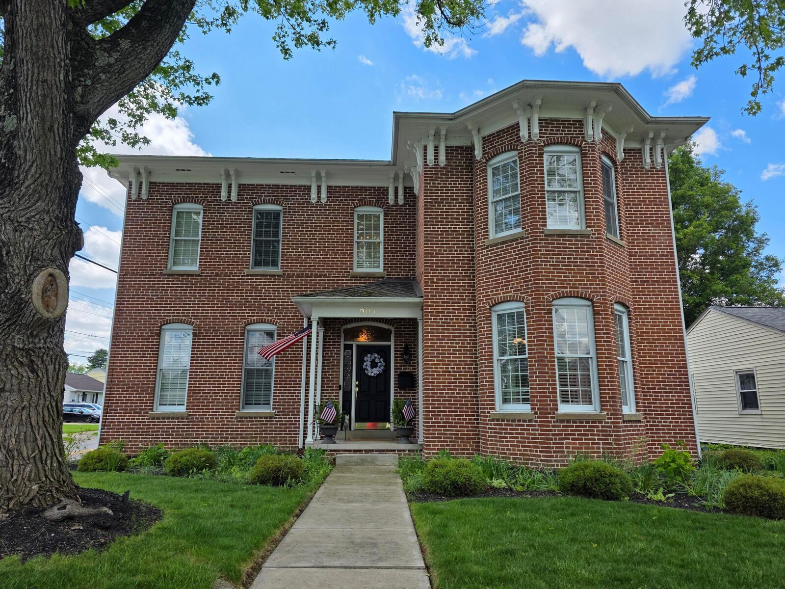 Property Photo:  901 Madison Avenue  OH 43130 
