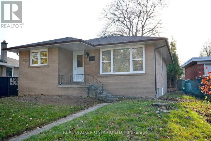 Property Photo:  2276 Bostock Crescent (Main)  ON L5J 3T1 