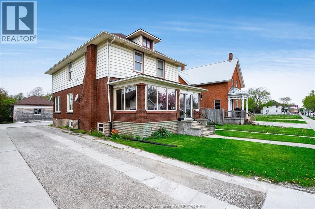 Property Photo:  115 Erie Street South  ON N8H 3B5 