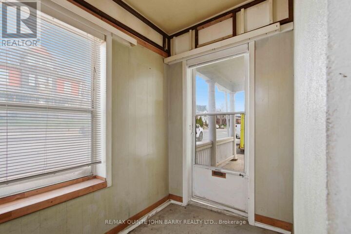 Property Photo:  175 King Street  ON K8V 3W7 