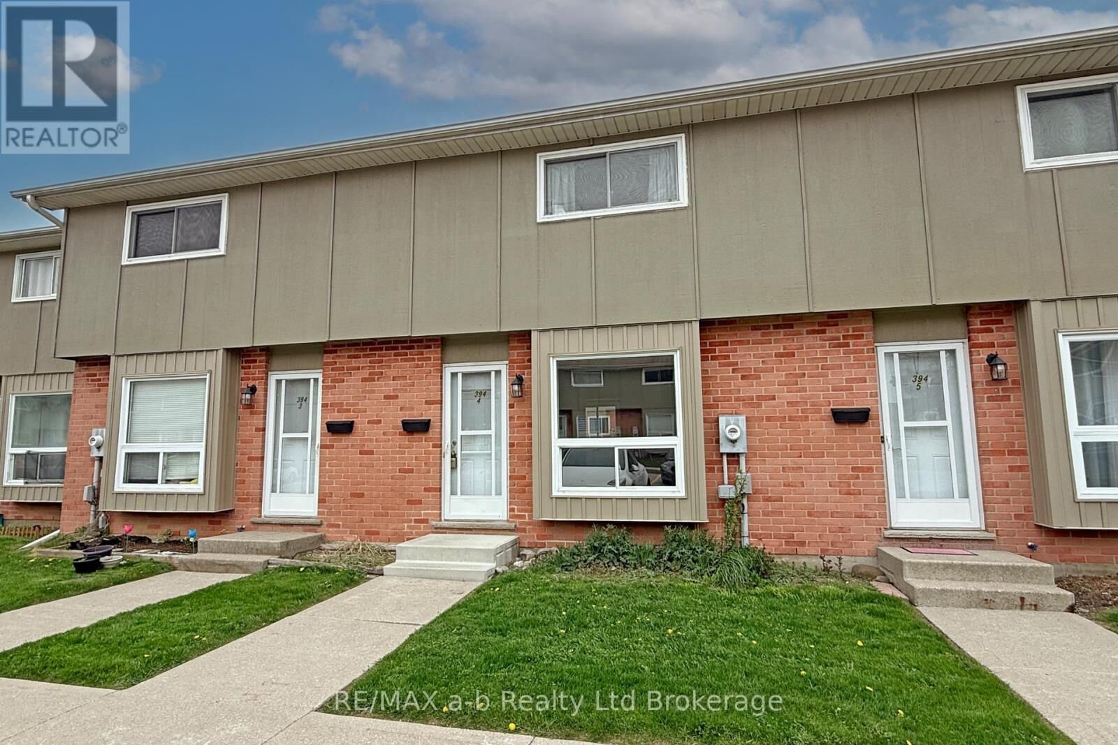 Property Photo:  394 Springbank Avenue North 4  ON N4T 1L1 