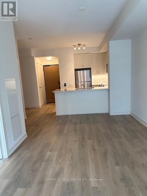 Property Photo:  4955 Yonge Street 812  ON M2N 0L8 