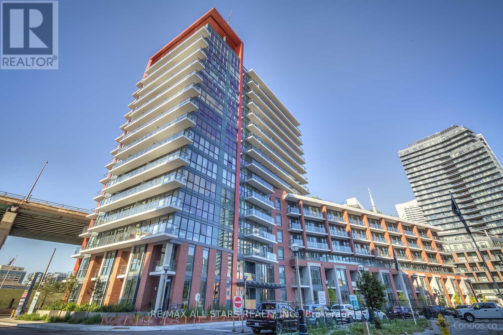 Property Photo:  50 Bruyeres Mews 1503  ON M5G 0G8 
