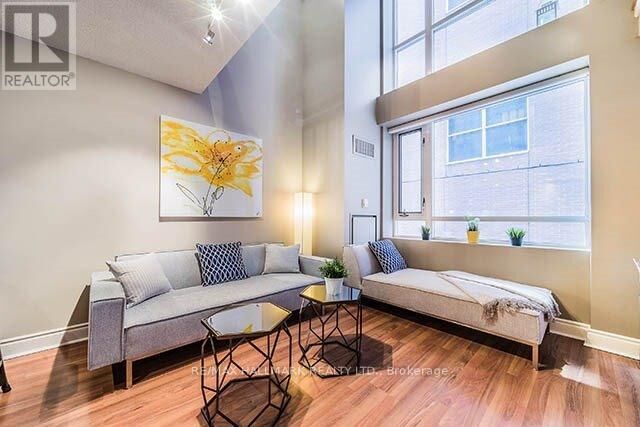 Property Photo: 80 Cumberland Street 307 ON M5R 3V1