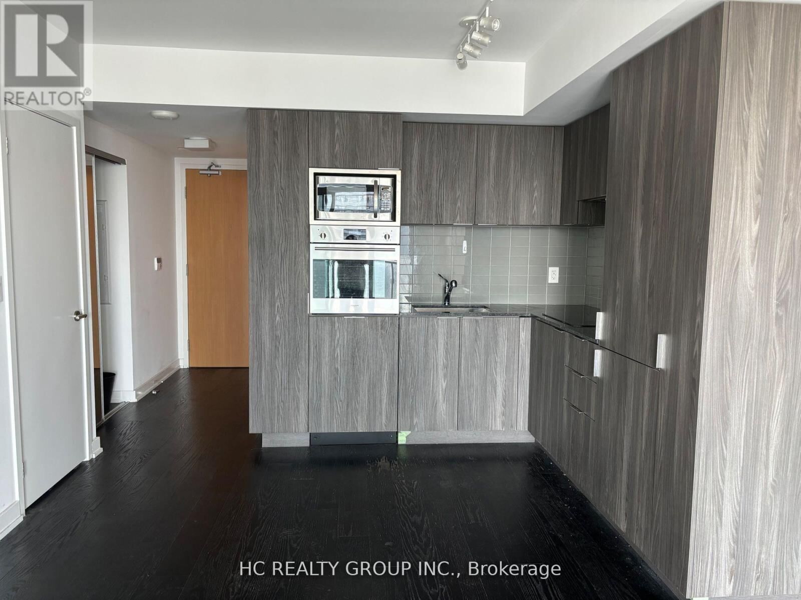 Property Photo:  11 Wellesley Street West 4204  ON M4Y 0G4 
