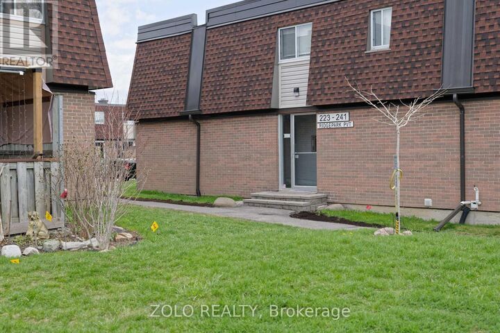 Property Photo:  241 Ridgepark Private 59  ON K2G 1H1 