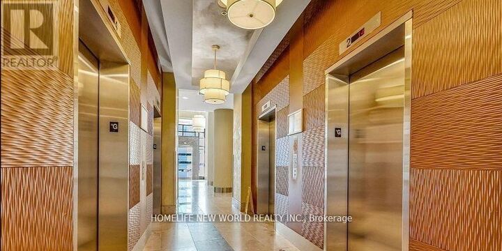 Property Photo:  60 Brian Harrison Way 2104  ON M1P 5J5 