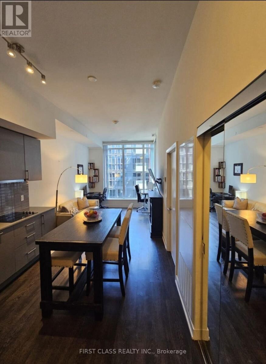Property Photo:  576 Front Street West 825E  ON M5V 1C1 