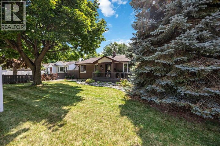 Property Photo:  703 Michigan Avenue  ON N7V 1G9 