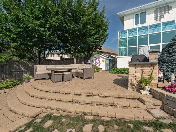 Property Photo: 262 Orchard Hill Drive MB R3X 1J8