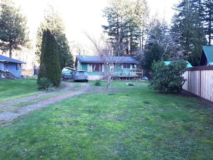 Photo de la propriété:  44015 Squakum Road  BC V0M 1N0 