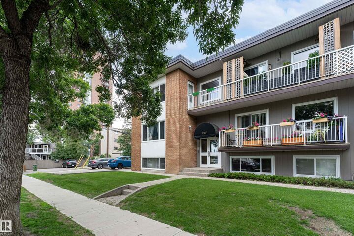 8807 101 Street NW 5 — photo 1