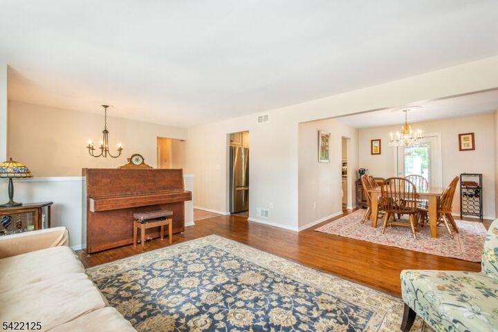 Property Photo:  14 Villa Rd  NJ 07424 