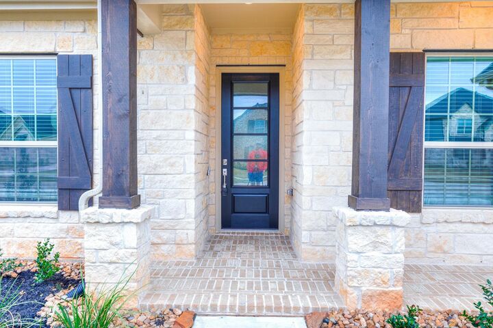Property Photo:  1403 Woodson Ridge Lane  TX 77494 