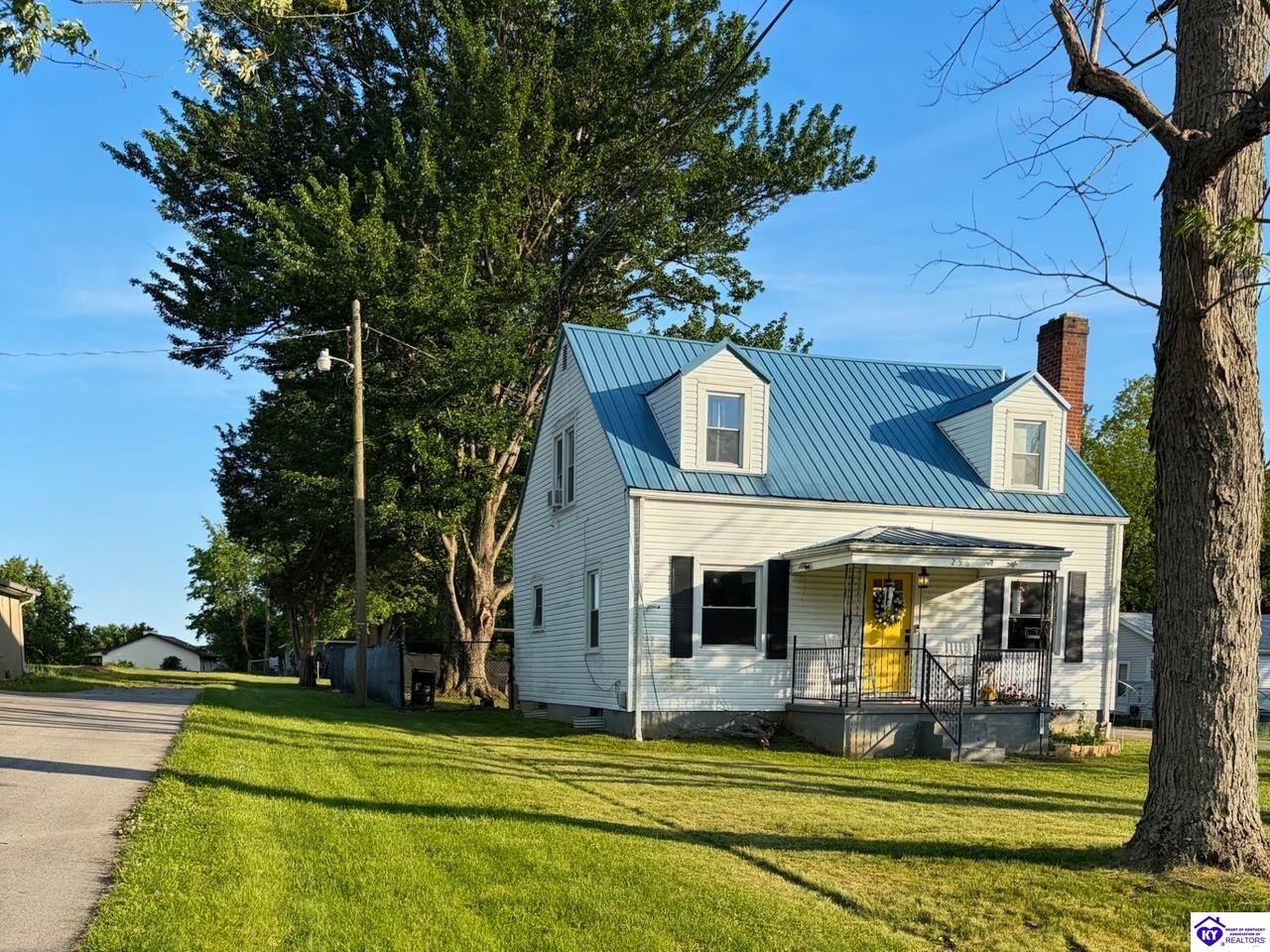 Property Photo:  256 W Vine Street  KY 40160 