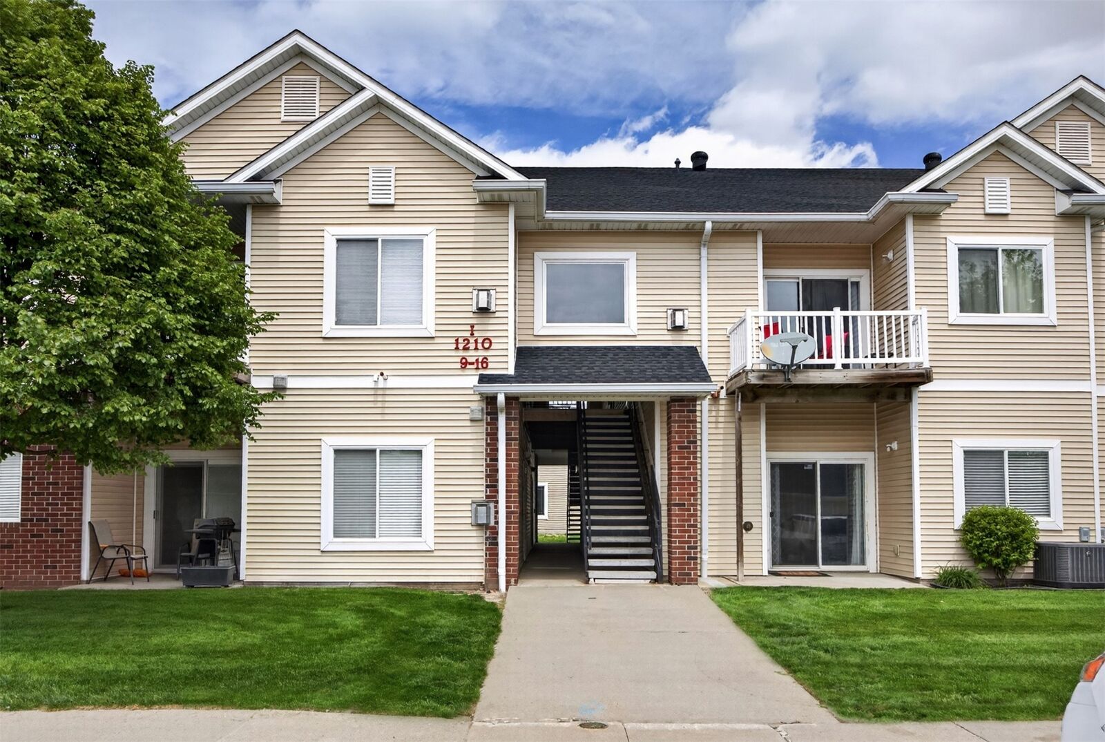 Property Photo:  1210 NE 6th Lane 10  IA 50021 