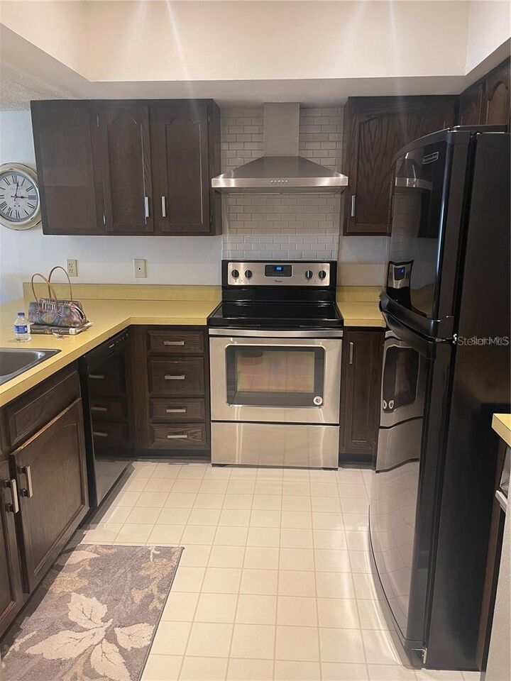 Property Photo:  328 Mariner Drive 328  FL 34689 