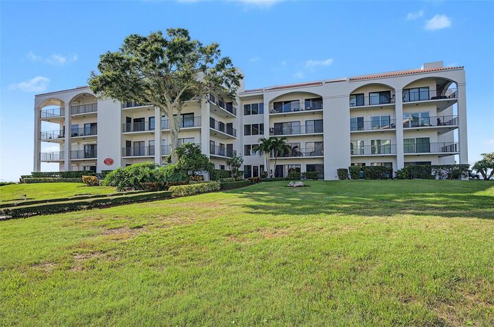 Property Photo:  328 Mariner Drive 328  FL 34689 