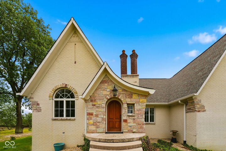 Property Photo:  1646 E 600 N  IN 46184 