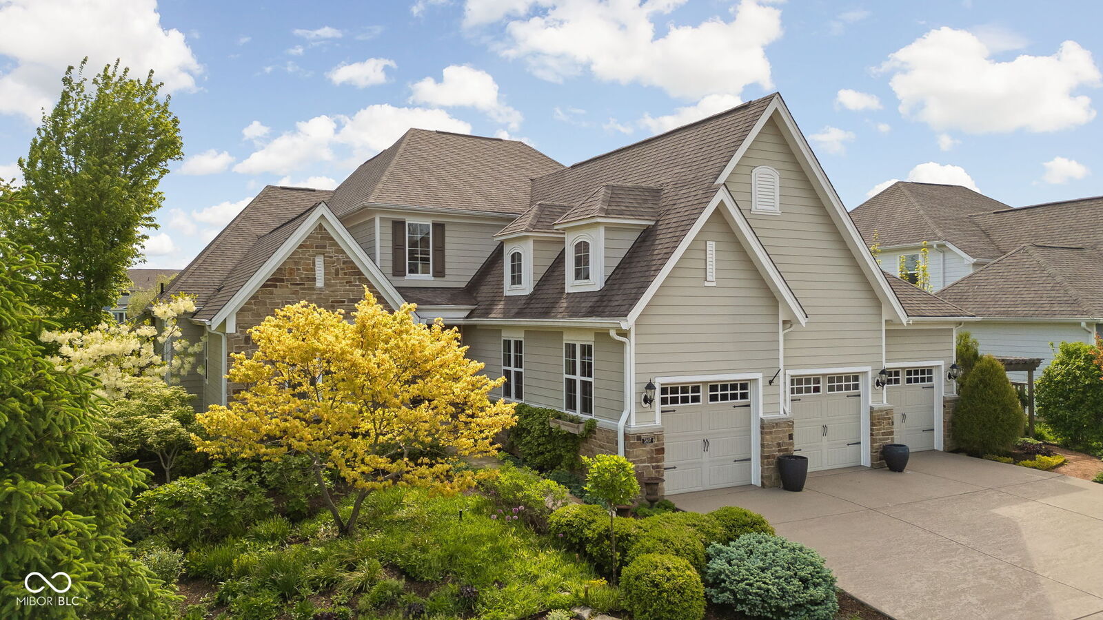 Property Photo: 3807 Sugar Pine Lane IN 46077