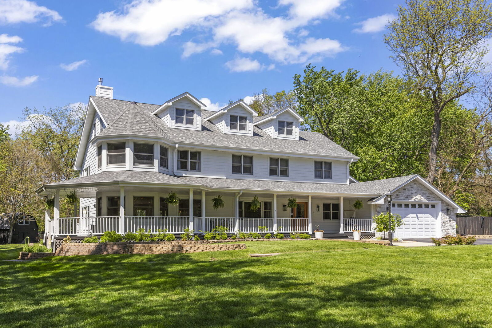 Property Photo:  8S452 Bell Drive  IL 60565 
