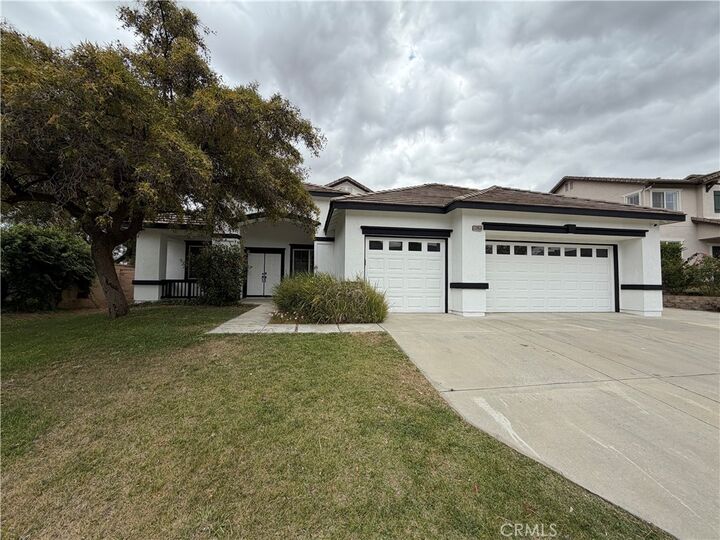 Property Photo: 33950 Indigo Place CA 92563