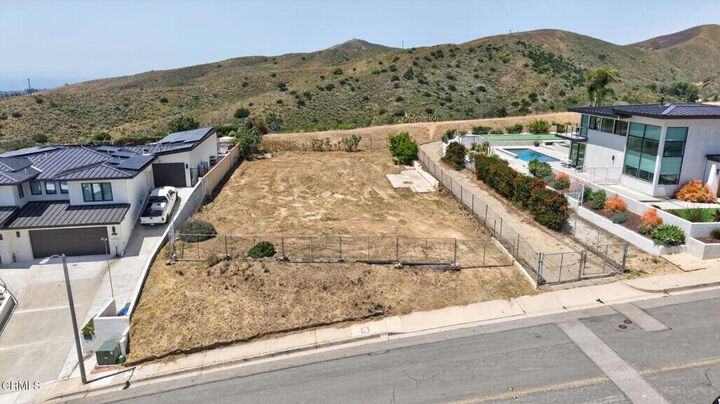 Property Photo:  619 Skyline Road  CA 93003 